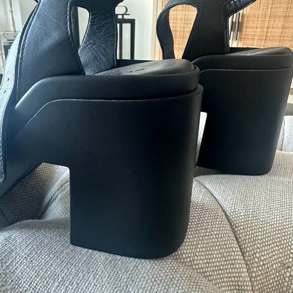 Robert Clergerie Platform Sandals - Picture 6 of 7